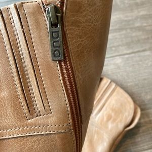 Custom dual boots size 9 calf 13 new without box
